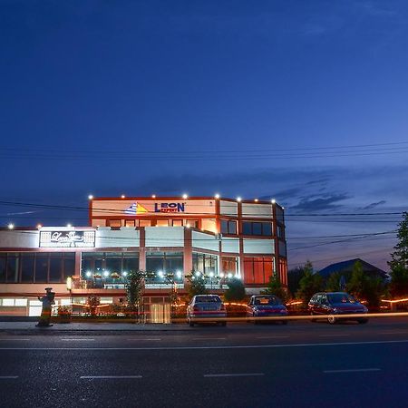 Motel - Restaurant Leon Бакэу Экстерьер фото